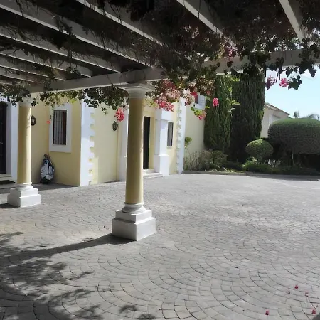 Luxury At Maria In El Paraiso Spain Villa