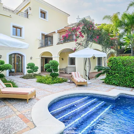 Luxury At Maria In El Paraiso Spain Villa *