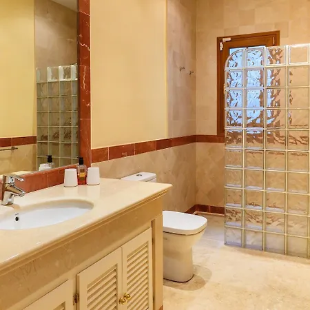 Luxury At Maria In El Paraiso Spain