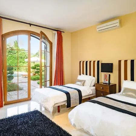 Luxury At Maria In El Paraiso Spain Estepona
