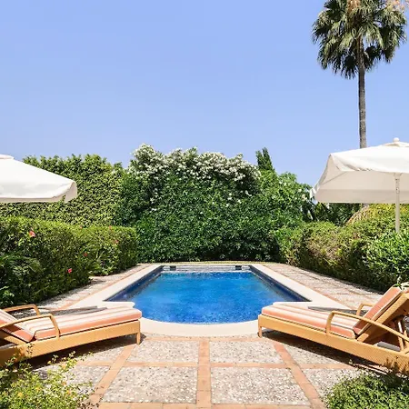 Luxury At Maria In El Paraiso Spain Villa