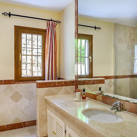 Luxury At Maria In El Paraiso Spain *