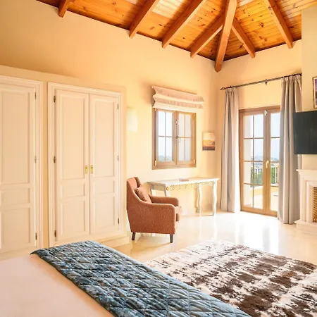 Luxury At Maria In El Paraiso Spain Villa *