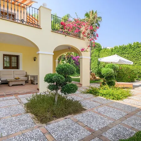 Luxury At Maria In El Paraiso Spain Villa *