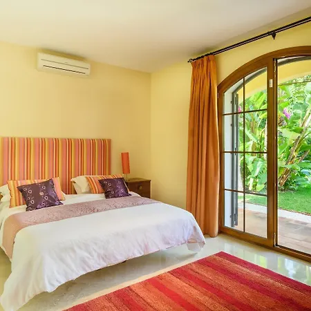 Luxury At Maria In El Paraiso Spain Villa