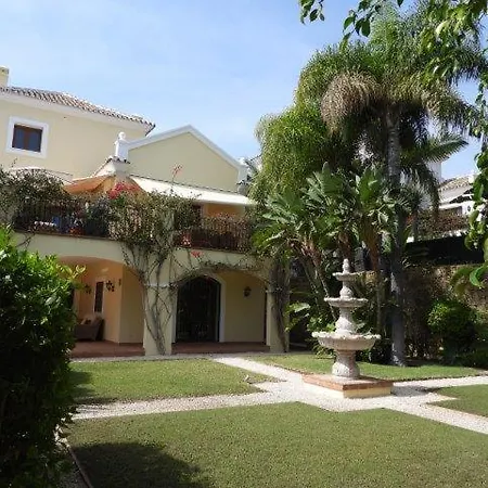Luxury At Maria In El Paraiso Spain Villa